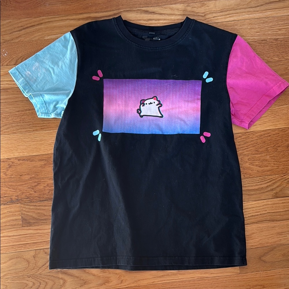 crumb cuptoast unisex M t shirt “no one’s around to help”